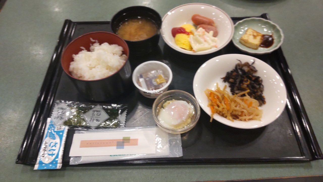 朝食バイキングは料理の数が少なめ？