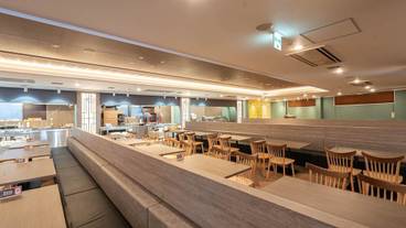 バイキングレストラン「苗場山」　1F / 7