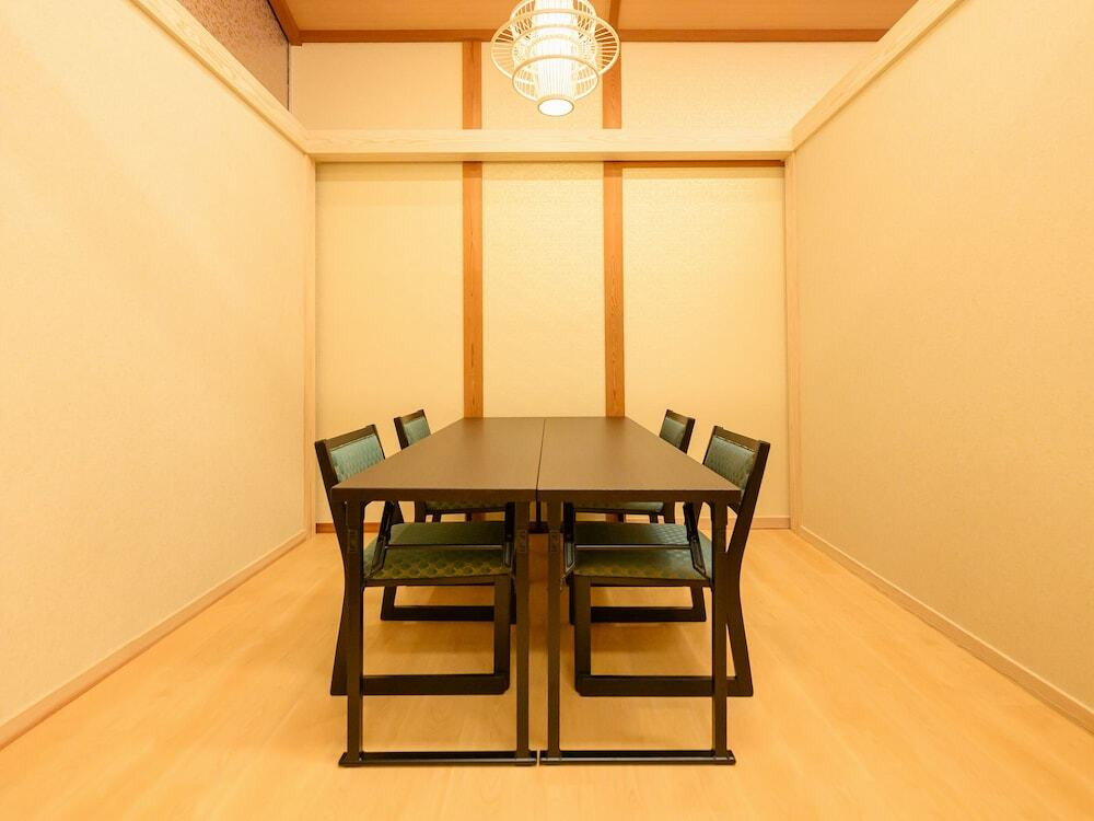 レストラン