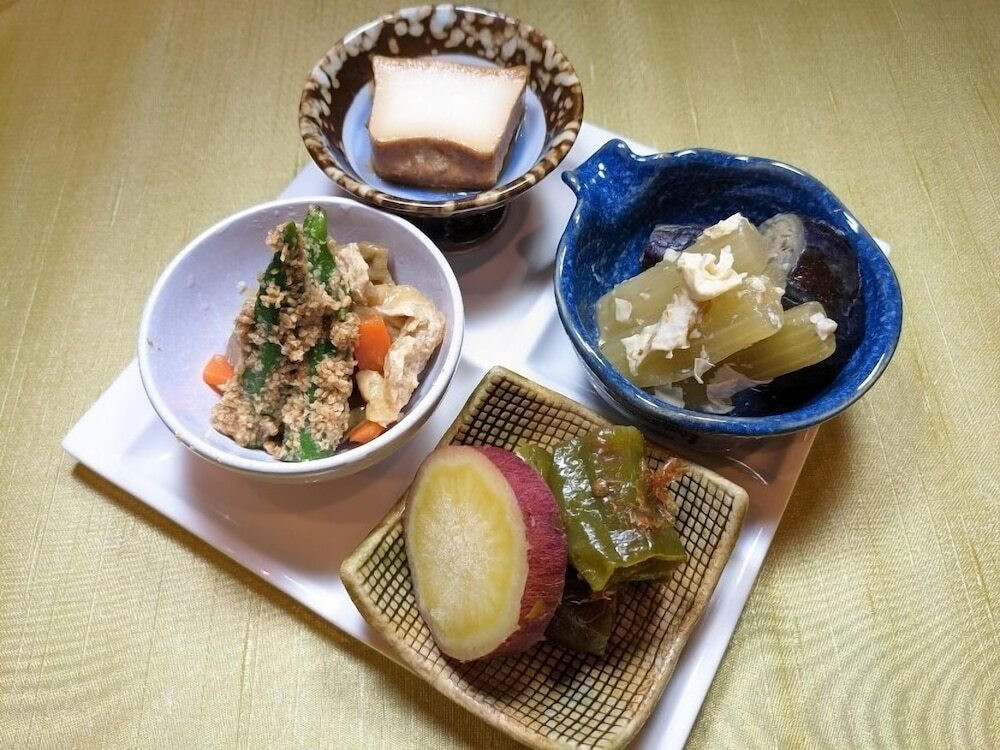 バー 軽食　おばんざい