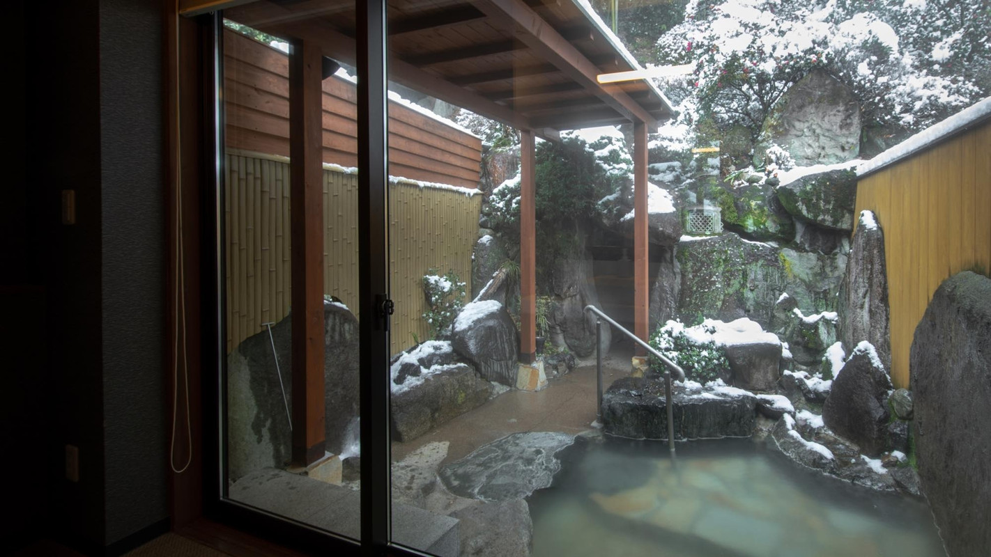 本館離れ「桜」露天風呂②