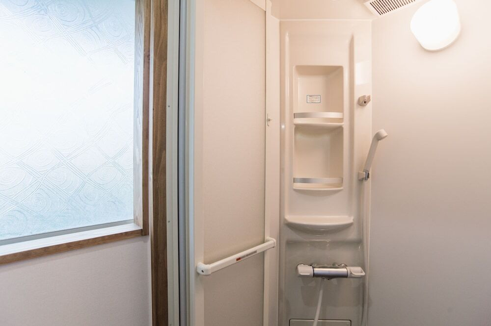 バスルームのシャワー