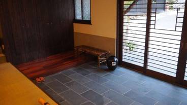 内部エントランス / 2