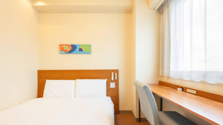 スタンダード ルーム クイーンベッド 1 台 禁煙