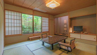 [2階純和室] 源泉掛流し露天風呂+個別庭園