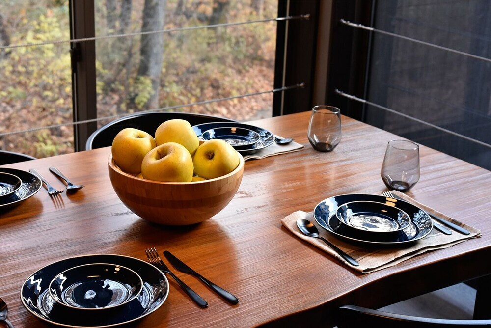 客室内のダイニングエリア