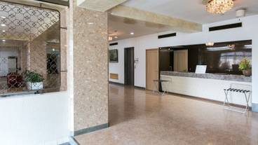 内部エントランス / 2