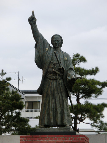 送料無料】坂本龍馬 銅像 石膏製 竜馬 龍馬 幕末 明治維新