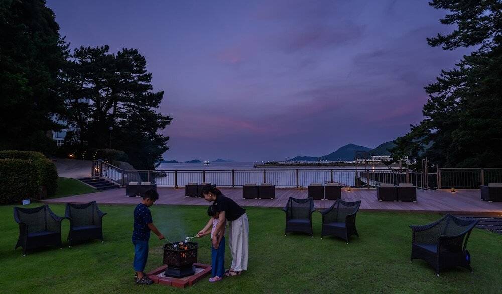 潮香のてらす 夕景 / 1