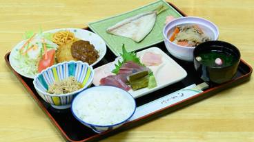 食事・飲み物 / 4