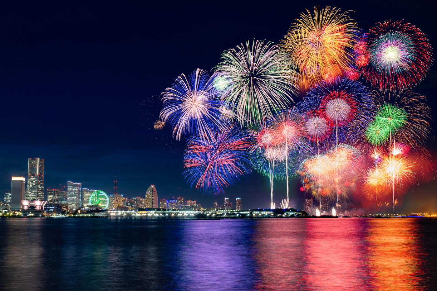 夏の思い出に横浜の花火をみよう4265780