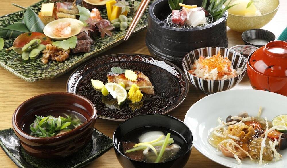 お酒とともに楽しむ
上質な懐石料理 / 1