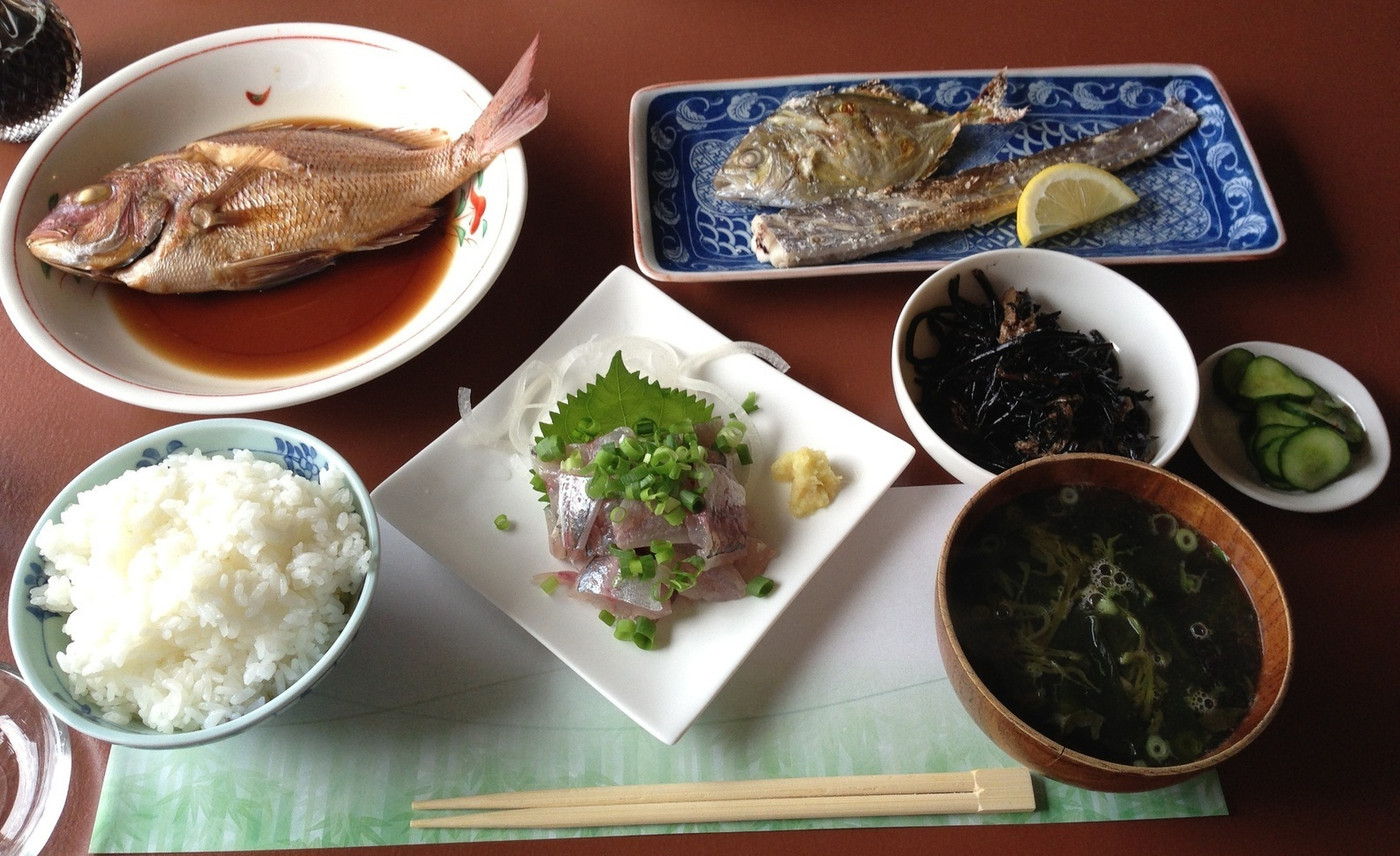 「あらさき亭」料理 700640 お魚のセット