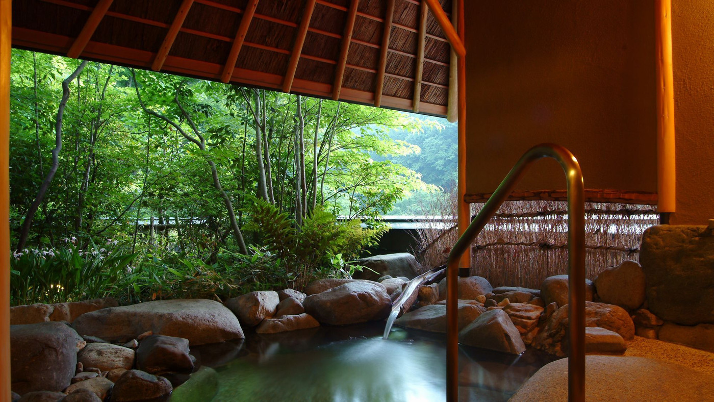 森林庭園で彼とデート♡優雅な気分になれる温泉ホテル4071956