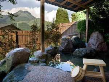 お部屋の露天風呂から由布岳を一望3520651