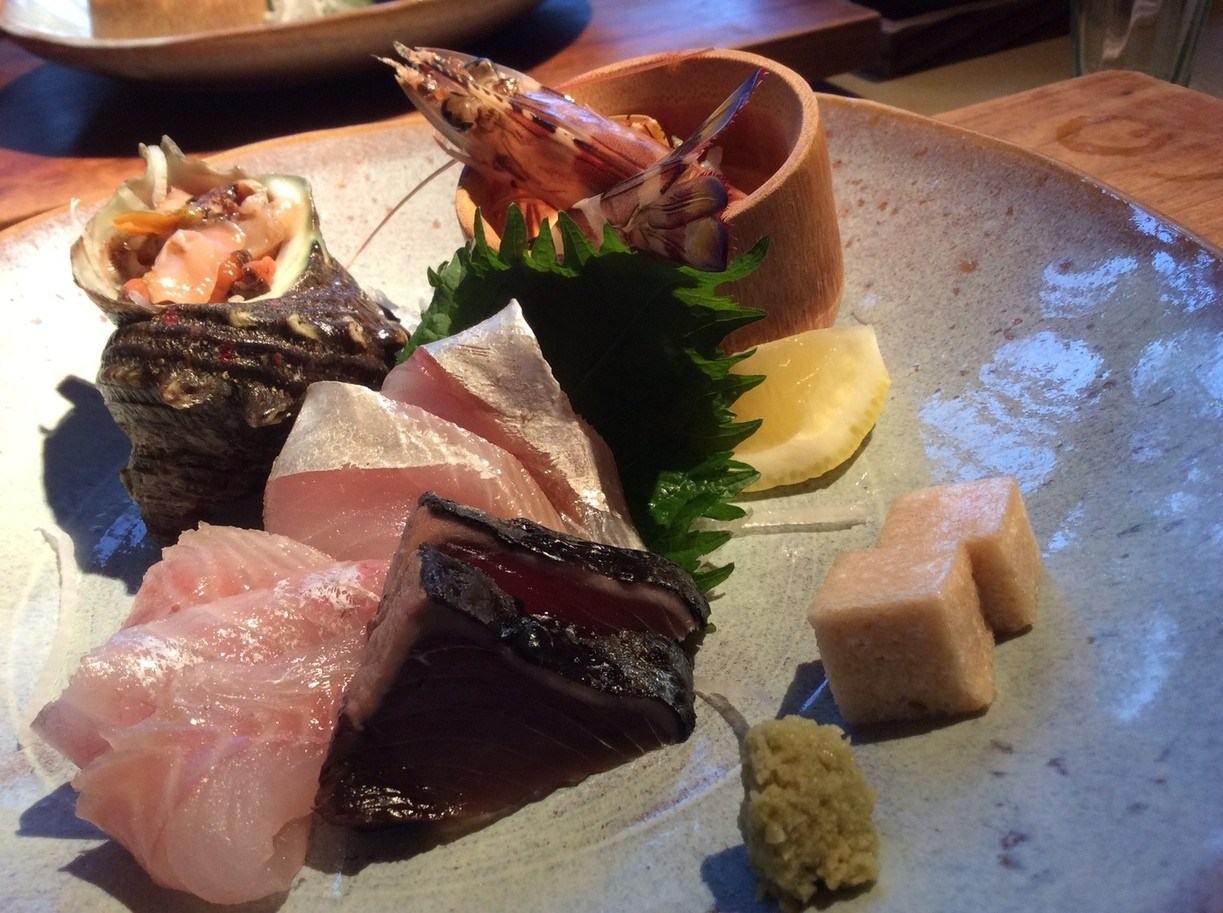 「てしま旅館」 料理 53921270 お刺身 アジ サザエ カツオ イサキ 車海老 泡雪納豆