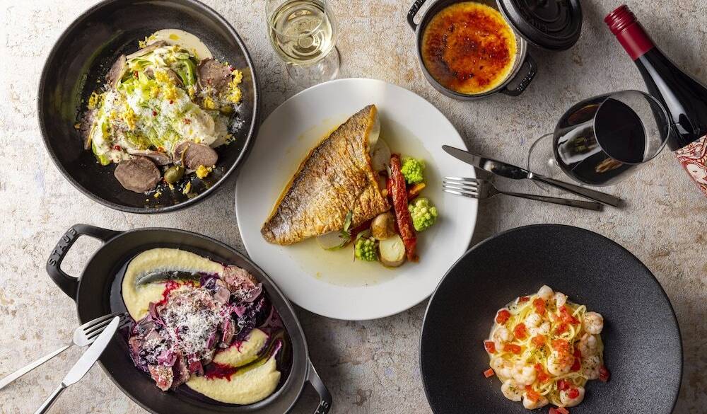 ルームサービスも！
都会的な美食を堪能 / 2