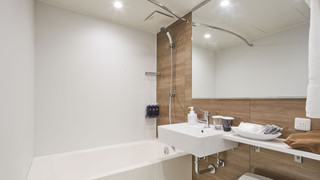 部屋タイプ指定なし (ダブルベッド 1 台もしくはセミダブルベッド 2 台)