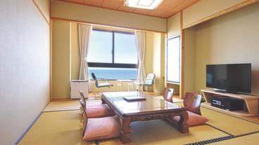 Room / 3