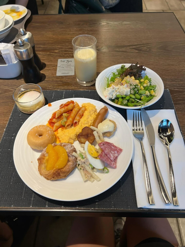 スタッフの対応も大変良く、パンも焼き立てを出してくださいました。 / 1