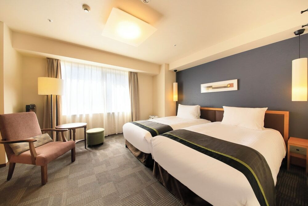 ハイカラで可愛いレストランで過ごす朝の浅草4230888