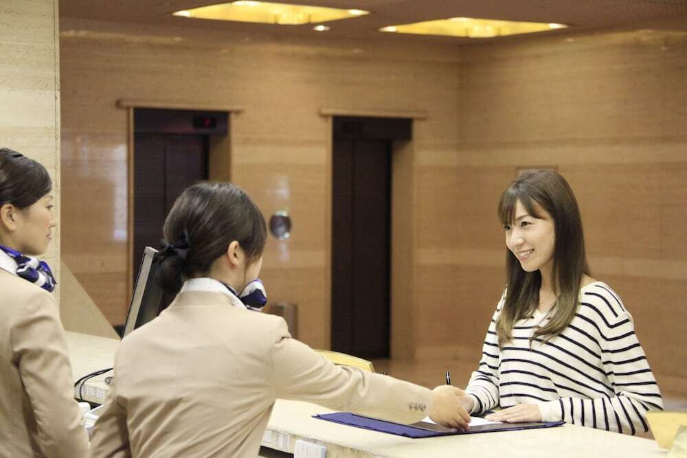 チェックイン / チェックアウト キオスク