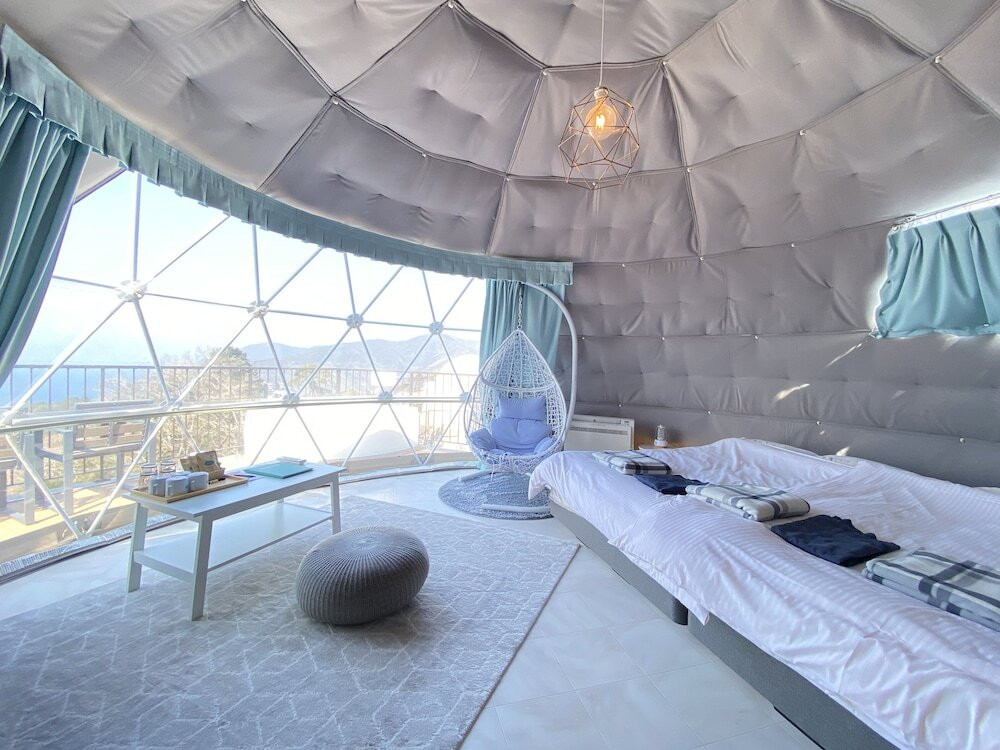 天空バス付きのドームテント!夜はキャンプファイアーで家族の思い出を4256149