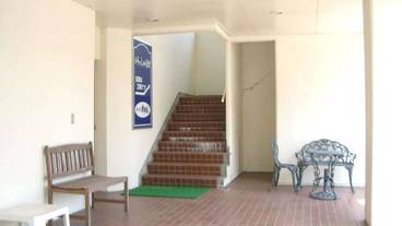 施設の入り口 / 4