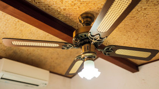 ツインルーム 共用バスルーム (Restricted View)