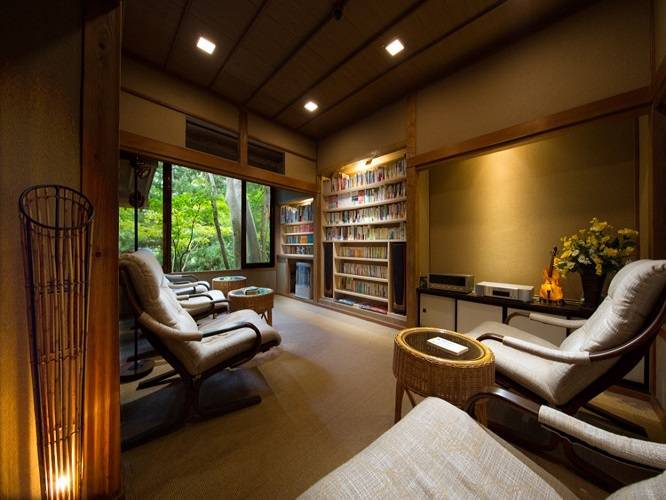 読書室「白樺」① / 1