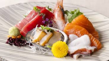 食事・飲み物 / 12