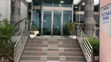 施設の入り口 / 11