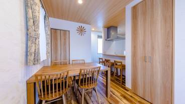 客室内のダイニングエリア / 16