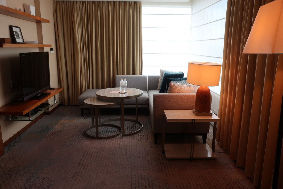 ザ・スイートに宿泊 リビングルーム