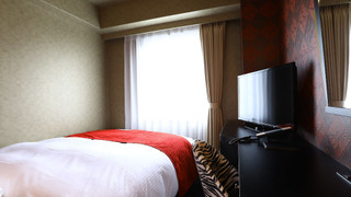 【禁煙】ダブルルーム/ベッド幅140cm×1台/2名まで/13㎡