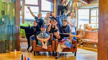 陽気なスタッフ / 2