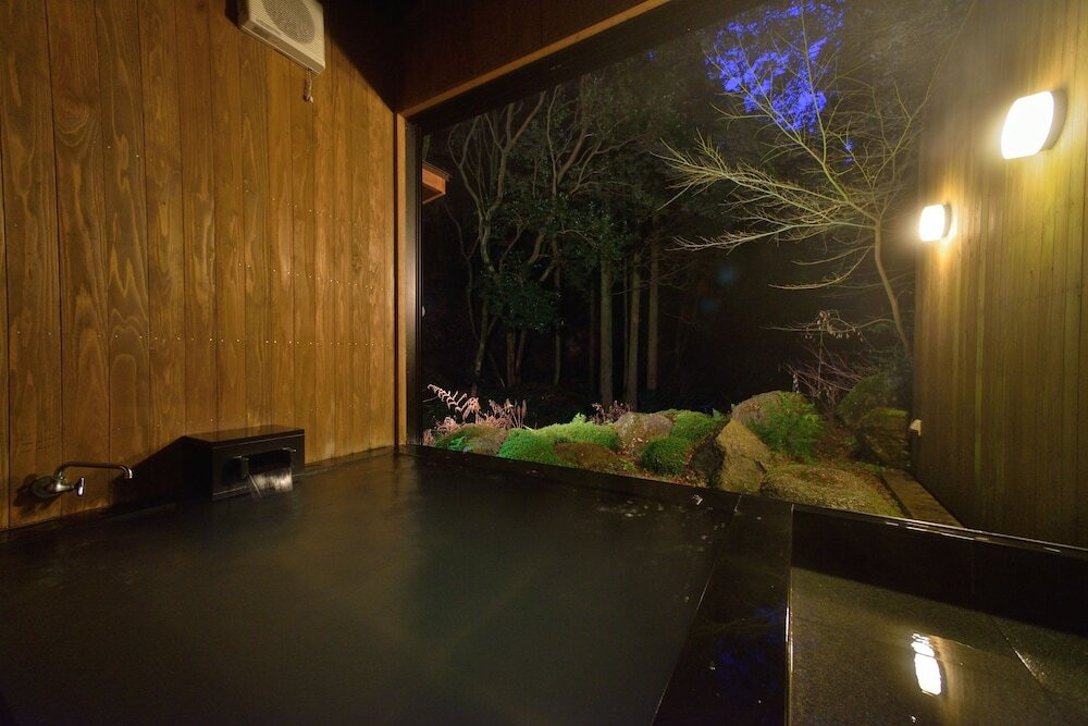 緑を眺めて、美肌湯を堪能3961318