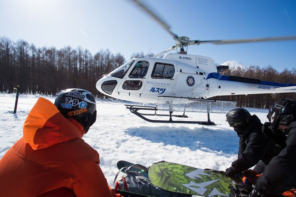 ヘリコプター / 飛行機ツアー