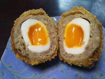 「総菜あづま 東急フードショウ店」 料理 67332148 とろ～りたまごのｽｺｯﾁｴｯｸﾞの断面