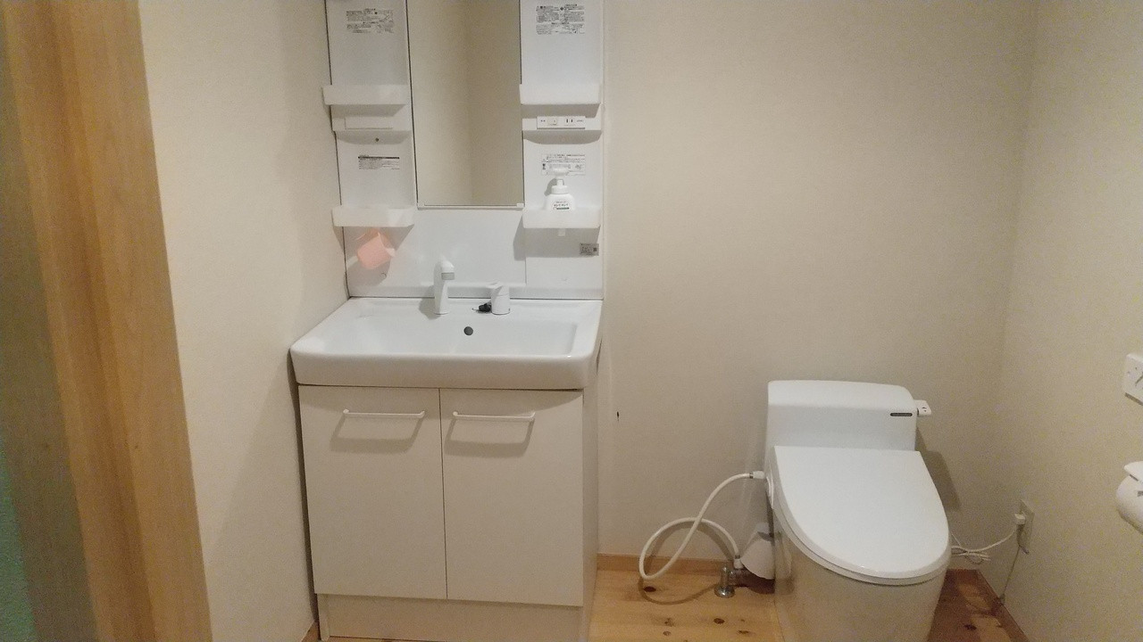 トイレ、洗面所