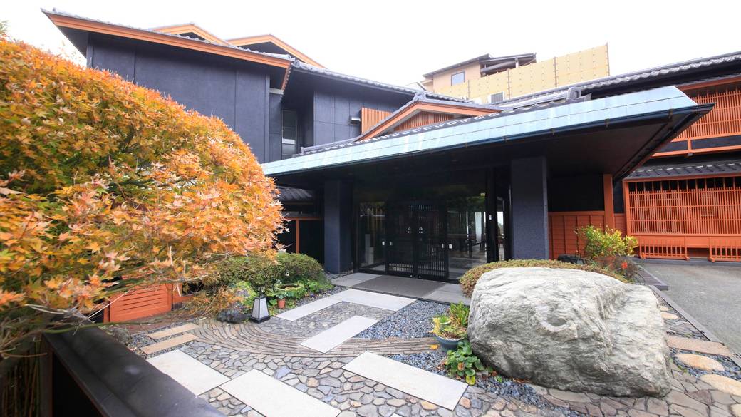 荷物を預けて
観光スポットへ出発！ / 1