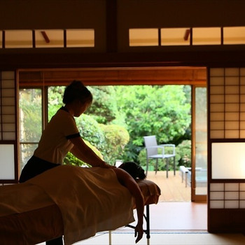 5. 庭園を眺めながら、好きな時間に好きなだけ湯浴みを堪能「伊東 緑涌」4239815