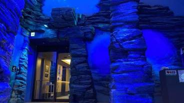 施設の入り口 / 16