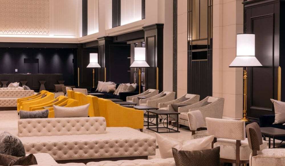 ロビーのソファでゆったり / 4