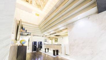 内部エントランス / 2