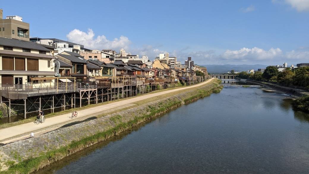 鴨川に立ち寄って
宿まで散策♪ / 1
