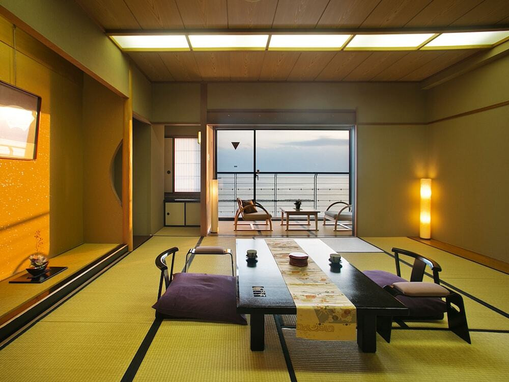 天然温泉のある和風旅館はすべてのお部屋がオーシャンビュー！4057222