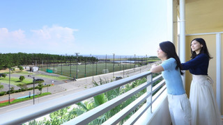 [18時チェックイン·12時チェックアウト] デラックスフォース (禁煙) 3名様