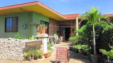 施設の入り口 / 6