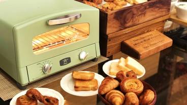 朝食ビュッフェ パン / 4